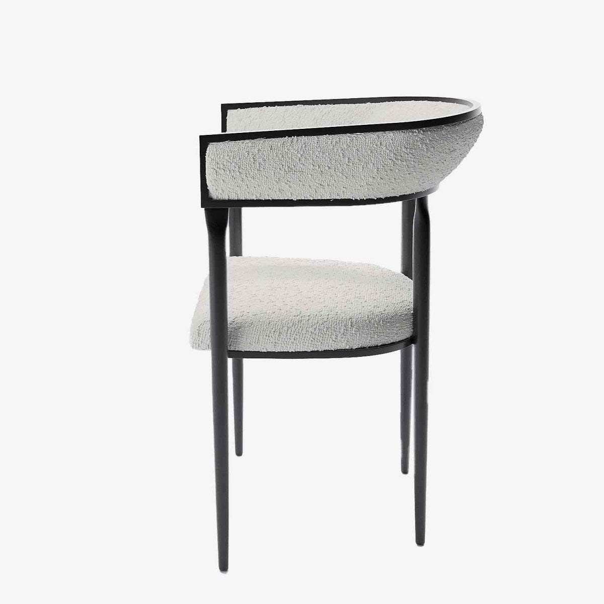 Chaise de salle à manger avec accourdoirs en bouclette blanche - Potiron Paris, la satisfaction des chaises de table design confortables au meilleur prix