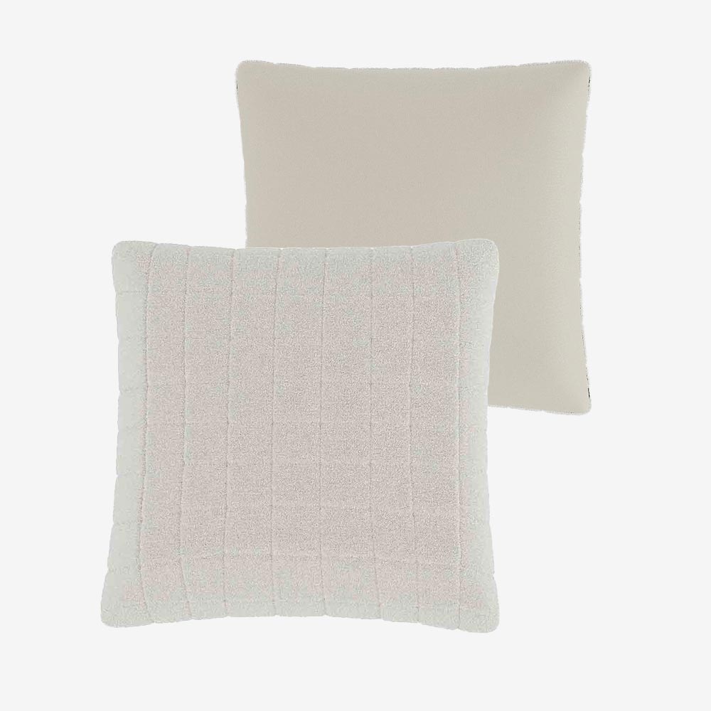 Coussin fourrure blanc très doux - Potiron Paris, la décoration d'intérieur moderne et design à petit prix