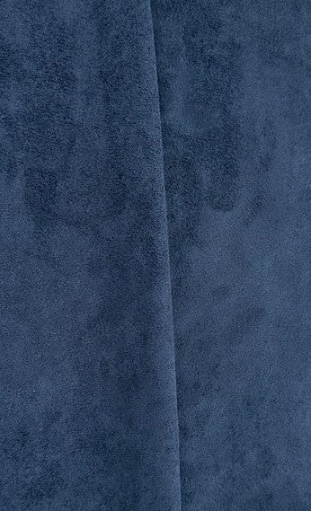 Fauteuil de lecture style scandinave vintage en velours bleu marine - Potiron Paris, la satisfaction du fauteuil design et confortable pas cher