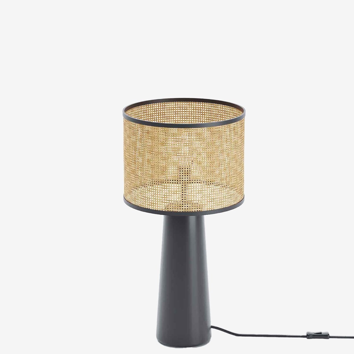 Lampe de table céramique vintage élégante, noire et rotin - Potiron Paris, le luminaire design de la décoration d'intérieur chic et moderne