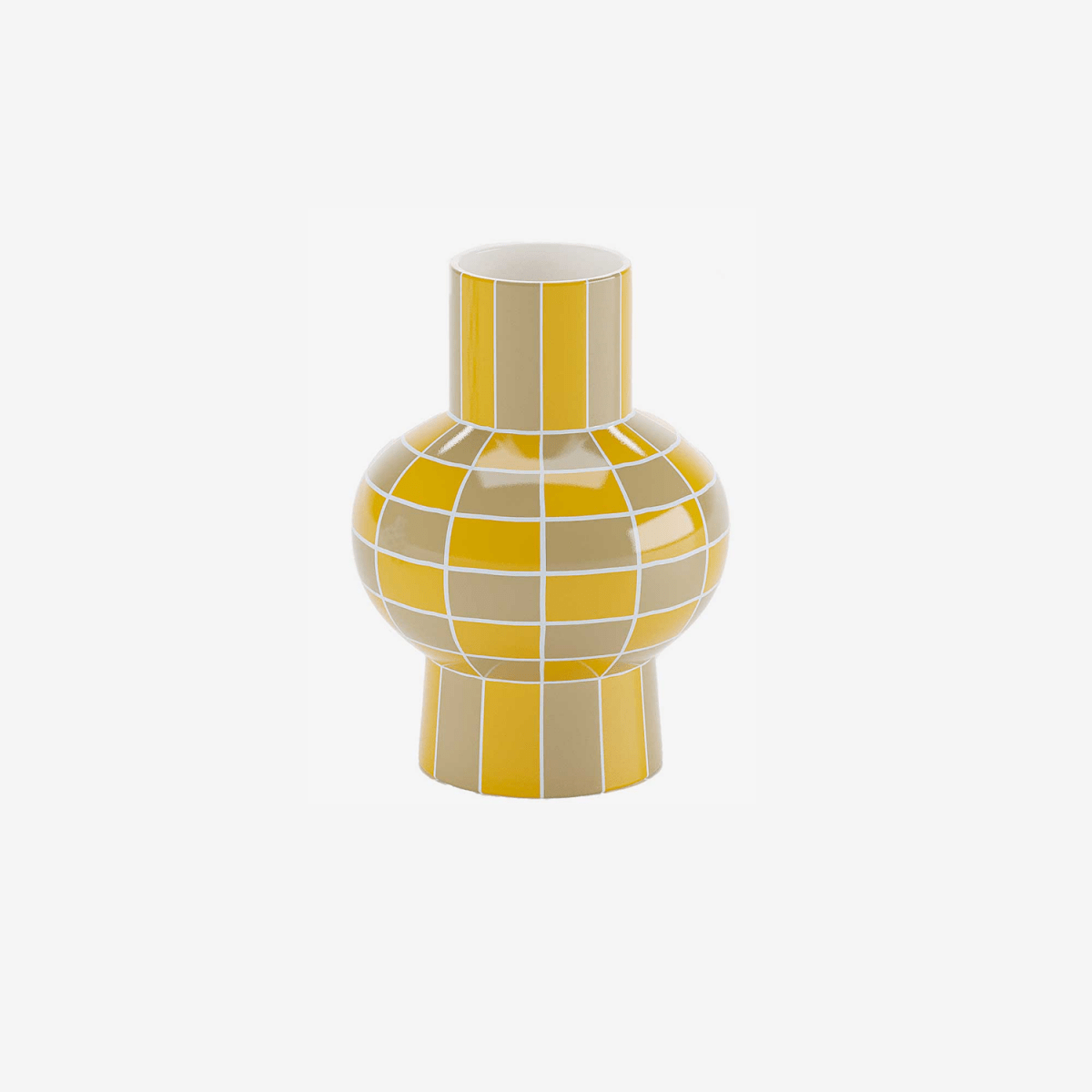 Ce vase en céramique brillante, avec sa forme originale et son motif damier jaune est un modèle d'élégance - Potiron Paris, accessoires déco design pas chère pour la maison de style contemporain