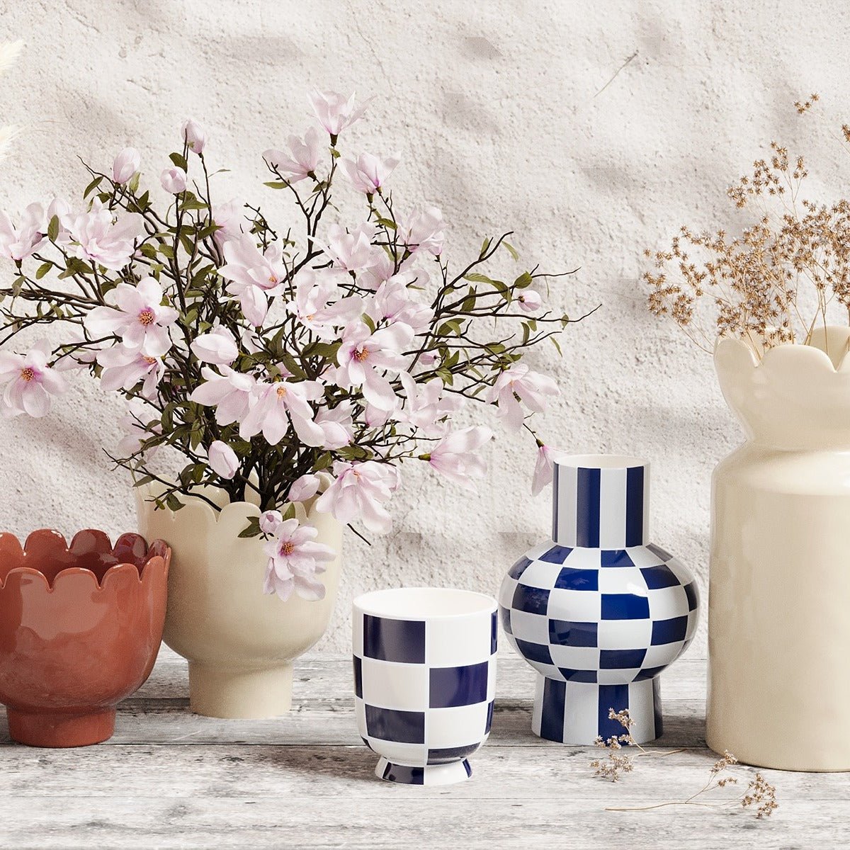 Vase pot à fleurs ou coupe de présentation en céramique à damier bleu - Potiron Paris, décoration maison pas cher