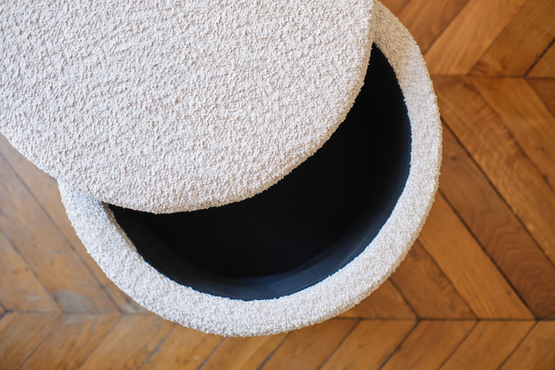 Angelo – Pouf coffre en tissu bouclette crème Potiron Paris