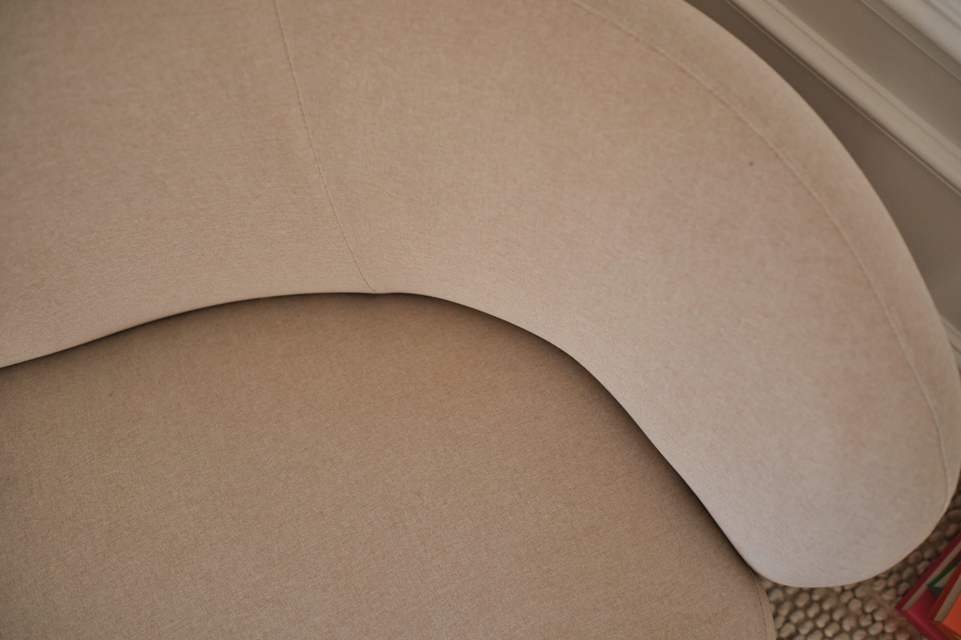 Canapé design tissu beige Bianca Potiron Paris