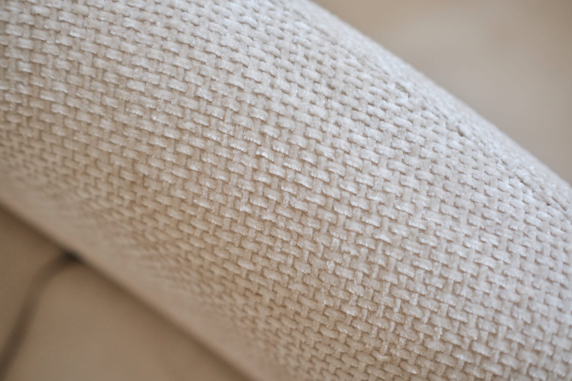 Joyce – Canapé design arrondi tissu chenille blanc Potiron Paris