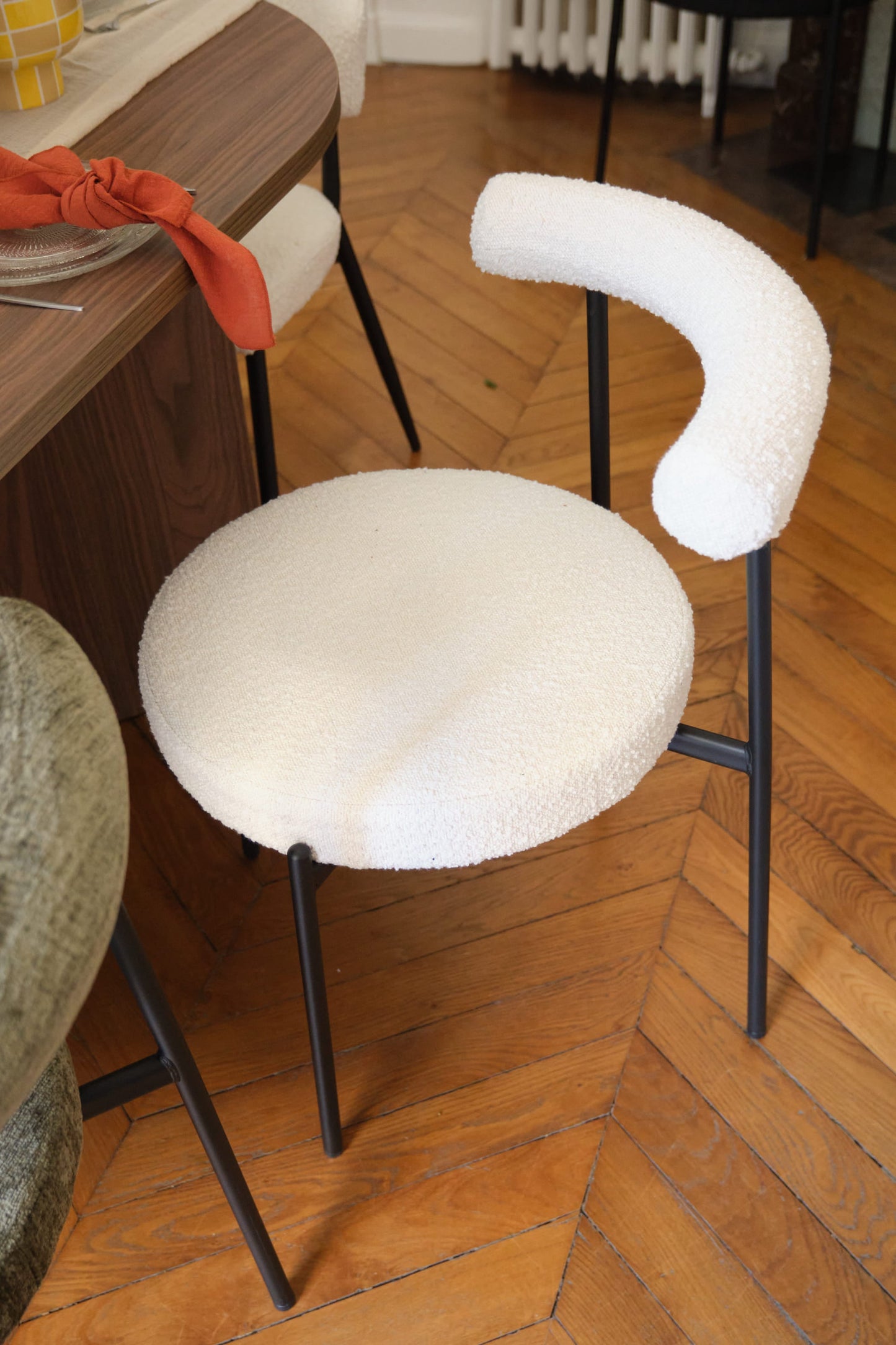 Lot de 2 chaises de salle à manger design moderne, bouclette blanche Julia Potiron Paris