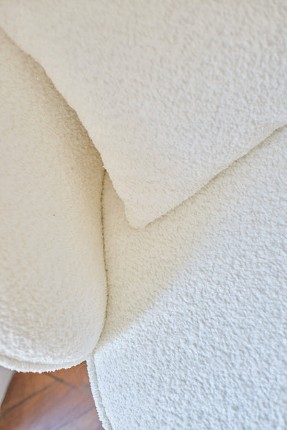 Fauteuil design bouclé blanc Pablo Potiron Paris