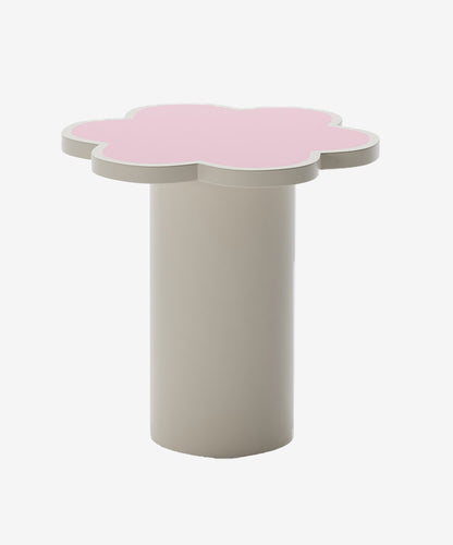 Table d’appoint de salon ou table de chevet design,  plateau en forme de fleur coloris pêche Flora Potiron Paris