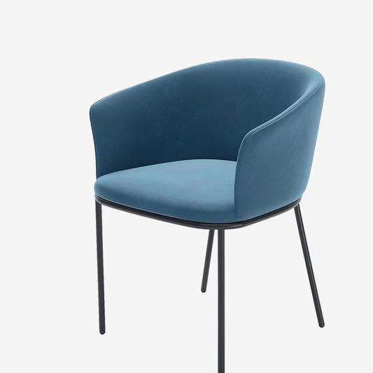 Chaises de salle à manger avec accoudoirs de style scandinave, velours bleu Andréa Potiron Paris