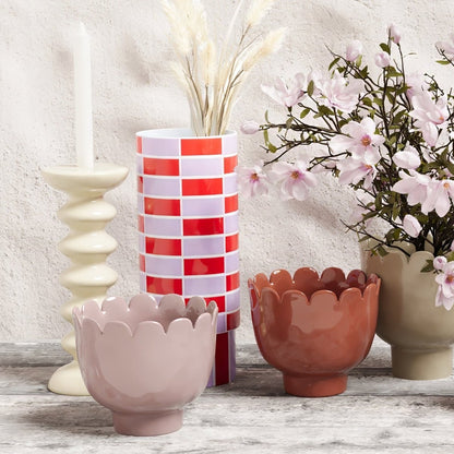 Potiron Paris, meuble deco design moderne : Petit vase forme tulipe en céramique rose Marceau