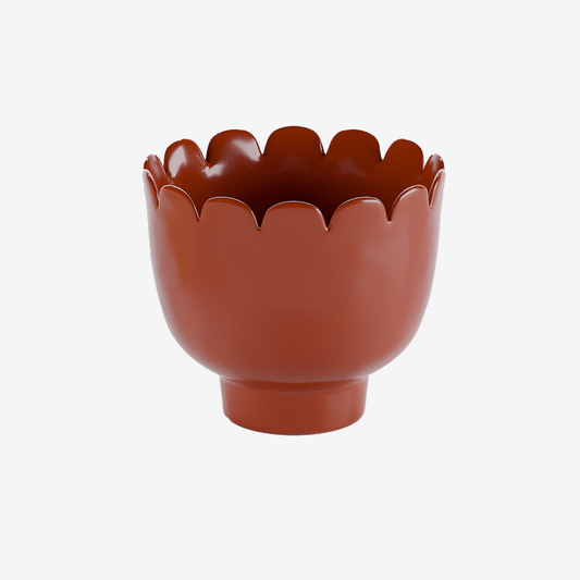 Marceau est un vase en céramique de petit format forme tulipe polyvalent : vase pour flers, cache-pot pour plantes, vide-poche design sur une console d'entrée, coupe à fruit sur la table à manger du coin cuisine