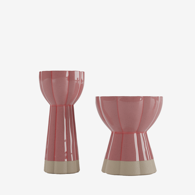 Parmi les décorations à poser, les vases sont celles qui apportent le plus de charme : un style romantique, bohème, scandinave ou vintage qui trouve sa place partout