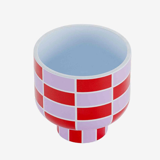 Le vase céramique motif damier rouge Versailles Potiron Paris vous offre une déco d'intérieur haute en couleurs